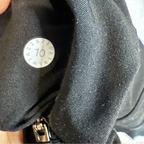 lululemon athletica Women's black trackers  Shorts size 10 - Picture 8 of 8